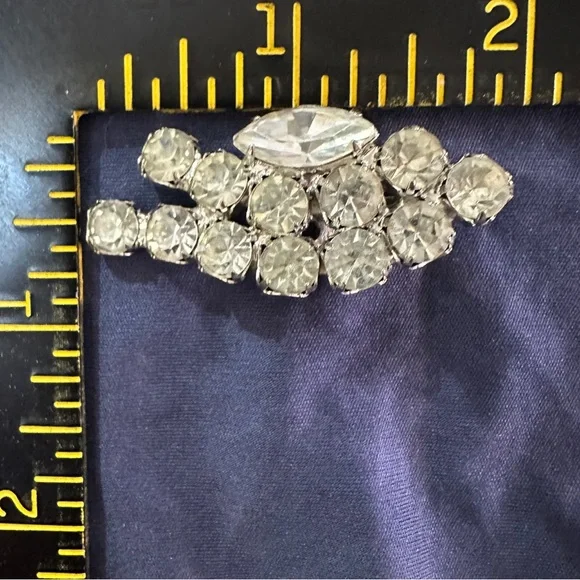 Vintage 1950s Rhinestone Paddle Clip-On Earrings Silver Tone Mid Century Sparkle - Picture 5 of 6